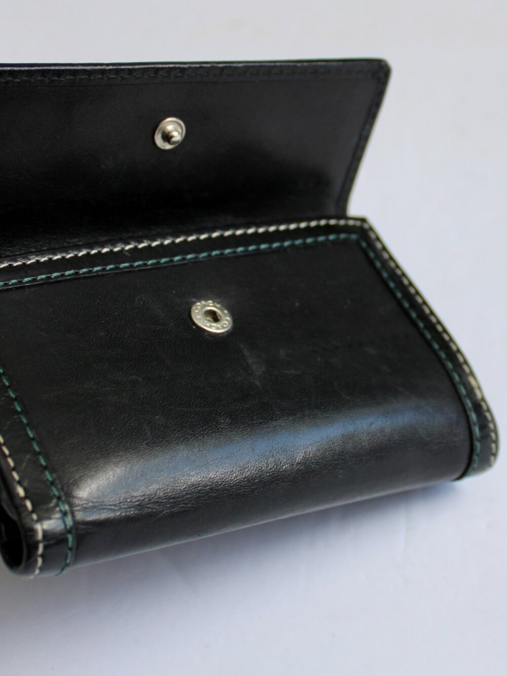 Coach Vintage Y2K Black Stitched Accent Bifold Leather Wallet Coin Pocket - Picture 6 of 8